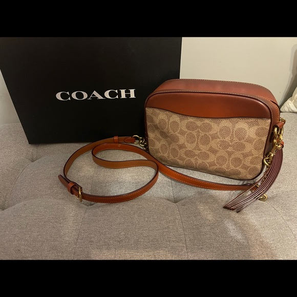 Signature Coach crossbody - Picture 7 of 7